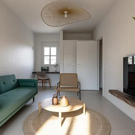 בית נופש Walk To - 1br Sea View - Peppermint 2 נאוסה